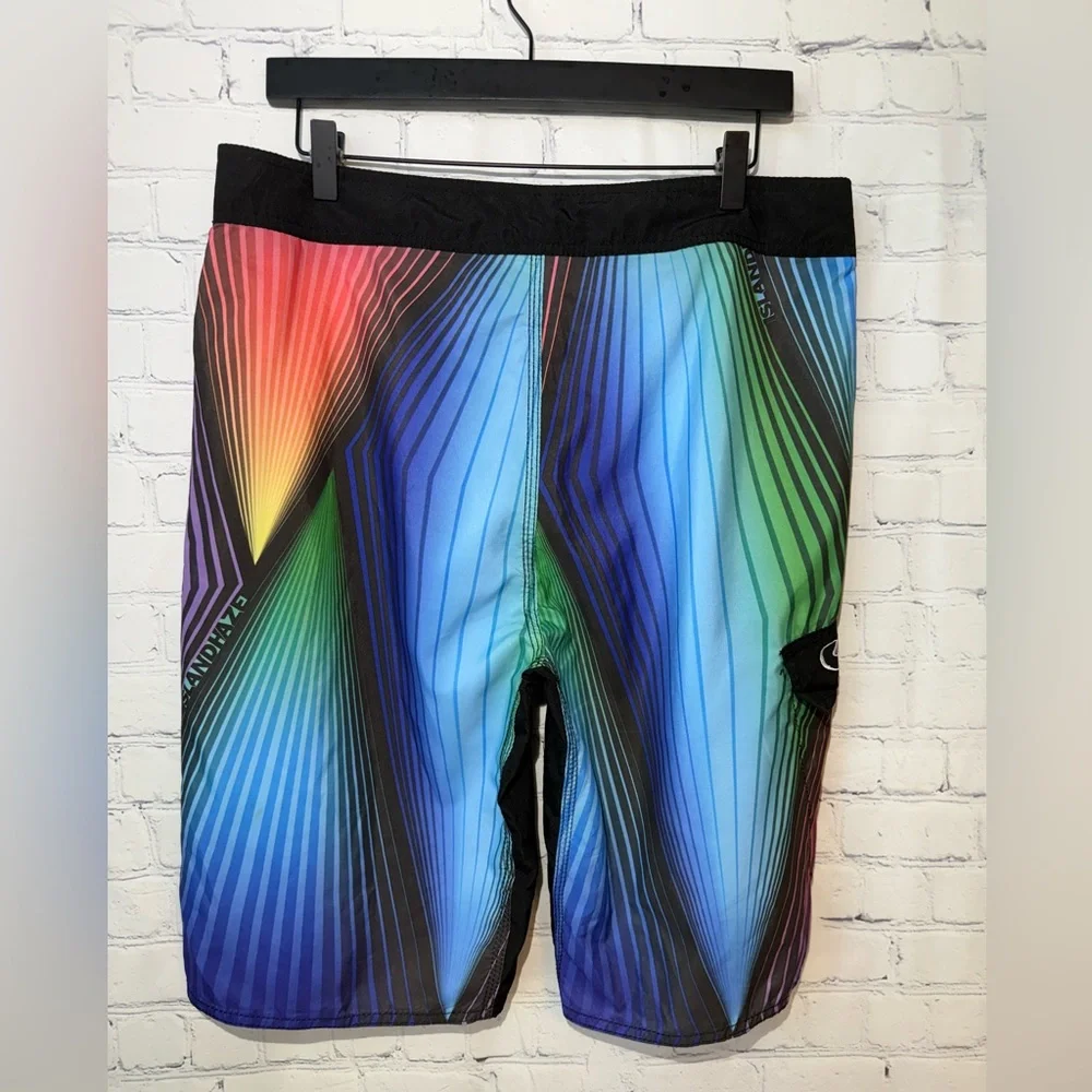 Castaways ISLANDHAZE size large multicolored board shorts